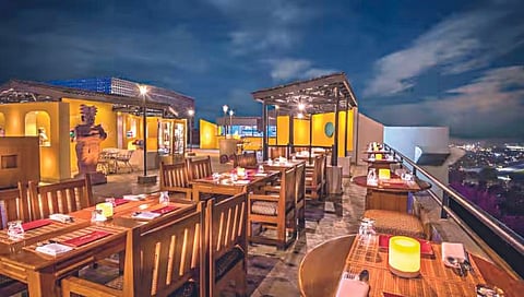 Nashik Rooftop Hotel | शहरात विनापरवानगी १४ रुफ टॉप हॉटेल, राज्य उत्पादन शुल्क विभागाकडून कारवाई