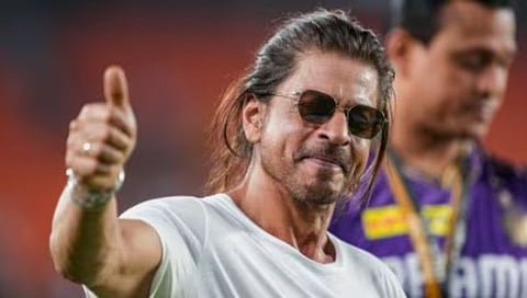 Shah Rukh Khan : डिस्चार्जनंतर शाहरुख खान कुटुंबासह मुंबईत दाखल