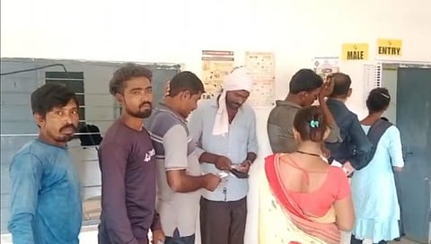 चंद्रपूर : महाराष्ट्र सिमेलगतच्या साडेबारा गावातील नागरिकांचे तेलंगणात मतदान