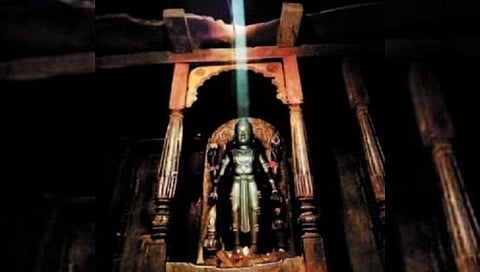 बुलढाणा : लोणारच्या दैत्यसुदन मंदिरात पाच दिवस सूर्यकिरणोत्सव