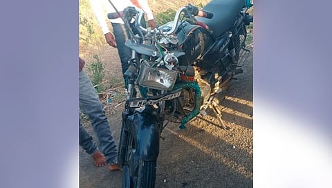 हिंगोली: हट्टा-आडगाव मार्गावर दुचाकींची समोरासमोर धडक; ६ जण जखमी