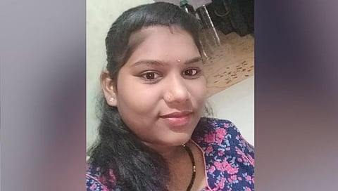 सोलापूर : दुचाकीला ट्रकची धडक; गर्भवती महिलेचा मृत्यू