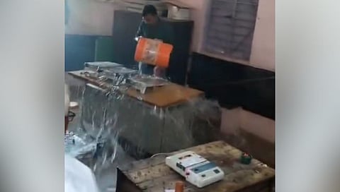 बागलवाडी येथे पेट्रोल टाकून ईव्हीएम मशिन जाळण्याचा प्रयत्न