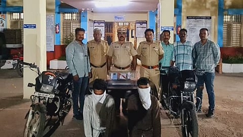 परभणी: पूर्णेत चाकूचा धाक दाखवून मोटारसायकल पळवणारे जेरबंद