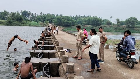 राजापूर बंधाऱ्यावर पाण्याच्या सुरक्षेसाठी बंदोबस्त