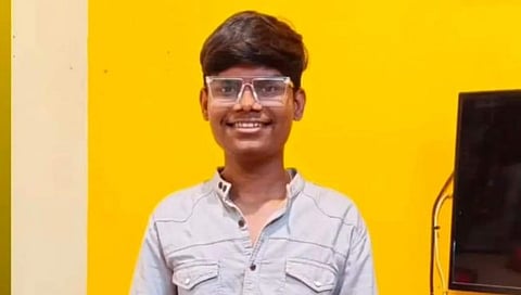 देवपूर येथे भरधाव ट्रकच्या धडकेत ठार झालेला रोहित सुर्यवंशी