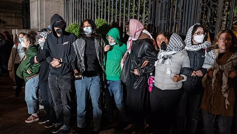 US Campus Protests : कोलंबिया विद्यापीठातील पॅलेस्टाईन समर्थक विद्यार्थ्यांवर मोठी कारवाई