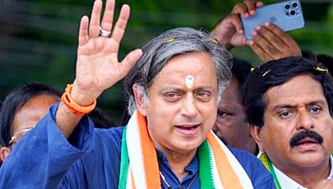 सोने तस्करीप्रकरणी काँग्रेस नेते शशी थरूर यांच्या पीएला अटक