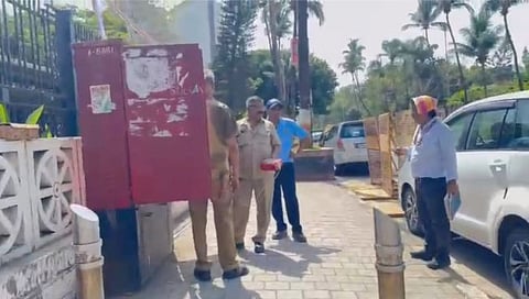 अन्… मुंबईत मंत्र्यांच्या बंगल्यांची बत्ती गुल