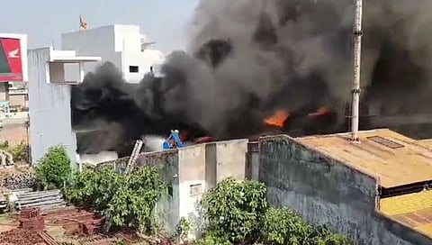 केमिकल कंपनीला भीषण आग