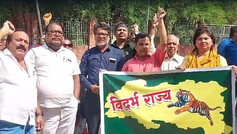 1st May Maharashtra Din 2024 : नागपुरात वेगळ्या विदर्भाच्या मागणीसाठी विदर्भवादी आक्रमक