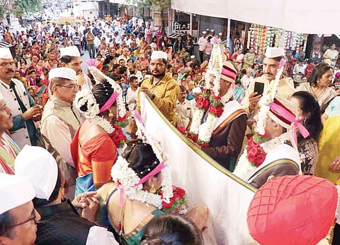 …अन् जुळल्या द़ृष्टिहीनांच्या रेशीमगाठी..!