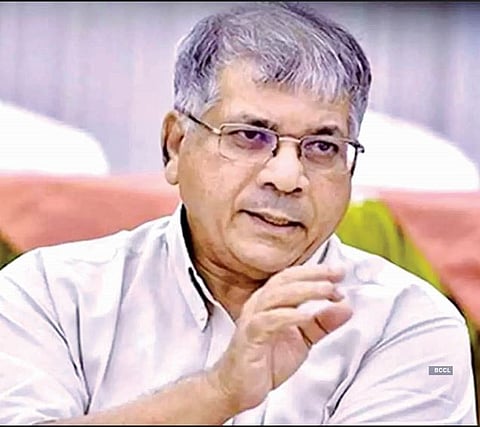 Loksabha Election | सतरा लाख लोक देश सोडून गेले : अॅड. प्रकाश आंबेडकर