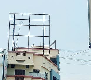 बारामतीतही बेकायदा होर्डिंग्जच्या विळख्यात; अनेक होर्डिंग्ज परवानगीविना