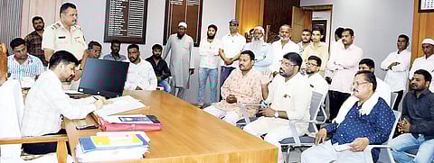 योग्यता प्रमाणपत्रासाठी दंडाची अट शिथिल करा: रिक्षा-टॅक्सी संघटना