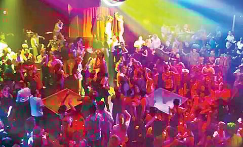 रुफ टॉप हॉटेल, पबवर वारंवार कारवाई; पुन्हा थाटली जातात अनधिकृत बांधकामे