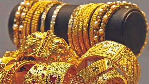 लग्नसराई संपताच सोने स्वस्त