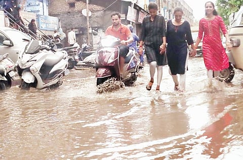 Weather Update : शहरात दिवसभर उकाडा अन् सायंकाळी पाऊस धारा..