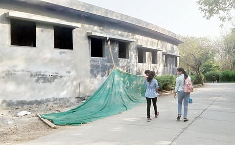 प्राणिसंग्रहालयातील सर्प विभागाचे स्थलांतर; भव्य काचांमधून पाहा सापांसह जलचर प्राणी