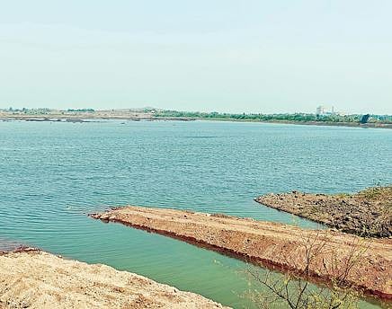 गावांना दिलासा : वरवंडच्या व्हिक्टोरिया तलावात आवर्तन सुरू; 200 क्युसेकने पाण्याचा विसर्ग