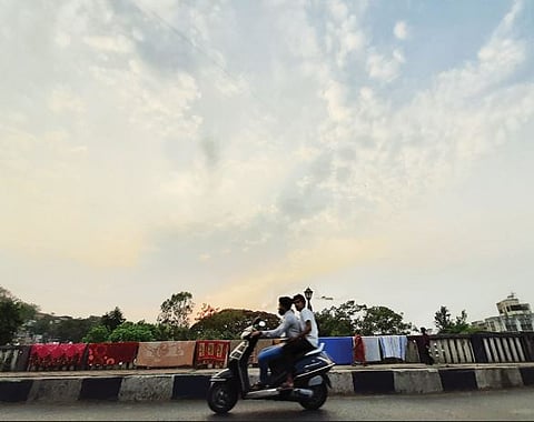 पुणेकरांनो काळजी घ्या! पारा 40 अंशांवर; आगामी आठवडा उष्णतेच्या लाटेचा