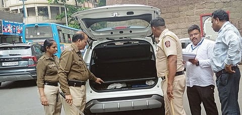 भर पावसातही पोलिसांकडून नाकाबंदी; एसएसटी पथकाकडून 24 तास तपासणी