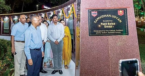 ’पुनीत बालन ग्रुप’ने साकारले संविधान उद्यान