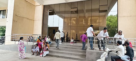 तहसीलदार हल्ला प्रकरण सीआयडीकडे द्या: कर्मचार्यांची मागणी