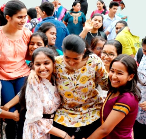 10 th result : मुलीच हुश्शार! पुणे जिल्ह्याचा निकाल 95.83 टक्के