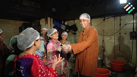 Lok Sabha Election 2024 | भरीत करण्यापेक्षाही मतदान करणं सोपं, मतदान जन-जागृतीचा जळगावचा अनोखा पॅटर्न चर्चेत