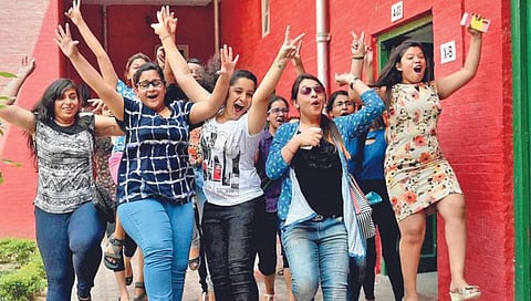 पुन्हा मुलींची बाजी!