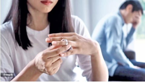 शोध सुखाचा ! : ‘ती’ आणि ‘तो’