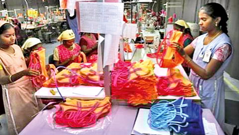 महिला व्यापताहेत उद्योगांचे आभाळ!