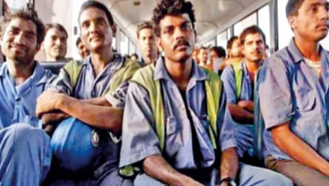 अर्थकारण : परदेशस्थांचा आर्थिक आधार