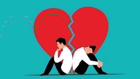 फेसबुकवरच्या ‘त्या’ फाेटाेच्या प्रेमात पडला पण थाेडक्यात वाचला…