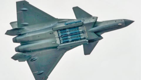 चीनकडून सीमेजवळ लढाऊ विमाने, बॉम्बर