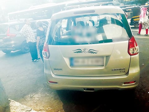 पुणे स्टेशन परिसरात प्रवाशांची लूट; मोटार वाहन कायद्याची ‘ऐशीतैशी’