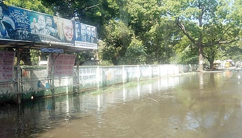 ऐन उन्हाळ्यात पाण्याचा अपव्यय; खडकी परिसरात; फुटलेल्या जलवाहिनीकडे दुर्लक्ष