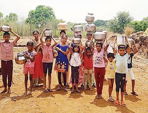 पासलीत पाण्यासाठी लेकराबाळांची वणवण; जलजीवन योजनेचे तीन तेरा!
