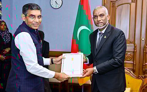 मालदीवमधील भारताचे उच्च आयुक्त मुनू महावर यांनी डॉ मोहम्मद मुइज्जू यांना नरेंद्र मोदी यांच्या शपथविधी सोहळ्याचे निमंत्रण दिले.