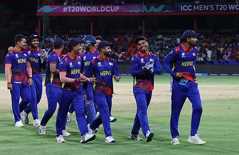टी-20 विश्वचषक स्पर्धेत दक्षिण आफ्रिकेच्या सामन्यात नेपाळचा संघ ऐतिहासिक विजयापासून केवळ एका धावेने चुकले.