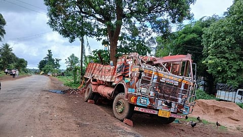 चंदगड : भीषण अपघातात इटगीचा ट्रक चालक जागीच ठार; दोनजण जखमी