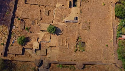 जिजाऊ माँसाहेबांचा राजवाडा उजाड अवस्थेत : केंद्रीय पुरातत्व खात्याची मुजोरी
