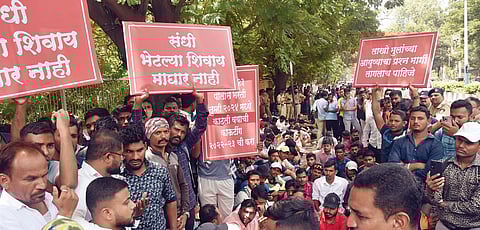 भावी पोलिस आक्रमक; भरतीसाठी वयोमर्यादा शिथिल करण्याच्या मागणीसाठी आंदोलन