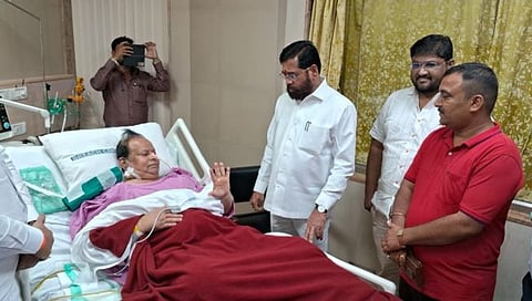 मुख्यमंत्री एकनाथ शिंदेंनी शहाजी बापूंची रूग्णालयात घेतली भेट