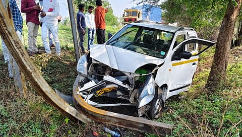 केज - कळंब रोडवर कारचा अपघात