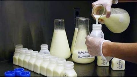 चेन्नई : अन्न सुरक्षा अधिकाऱ्यांची कारवाई; मानवी दूध विकणाऱ्या दुकानाला ठोकले ताळे