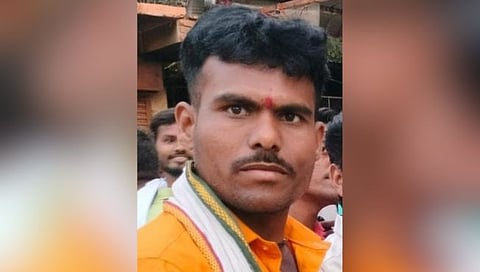 सुरेश आसाराम हारकळ असे मृत्युमुखी पडलेल्या शेतमजुराचे नाव आहे.