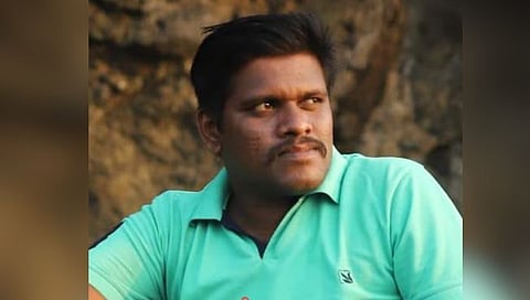 संगमेश्वर पोलीस ठाण्यातील पोलिस नाईक स्वप्नील जाधव यांचे हृदयविकाराने निधन झाले.