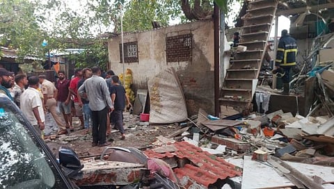 Mumbai Cylinder Blast : मुंबईतील चेंबूर कॅम्प परिसरात सिलिंडरचा स्फोट; ९ जण जखमी